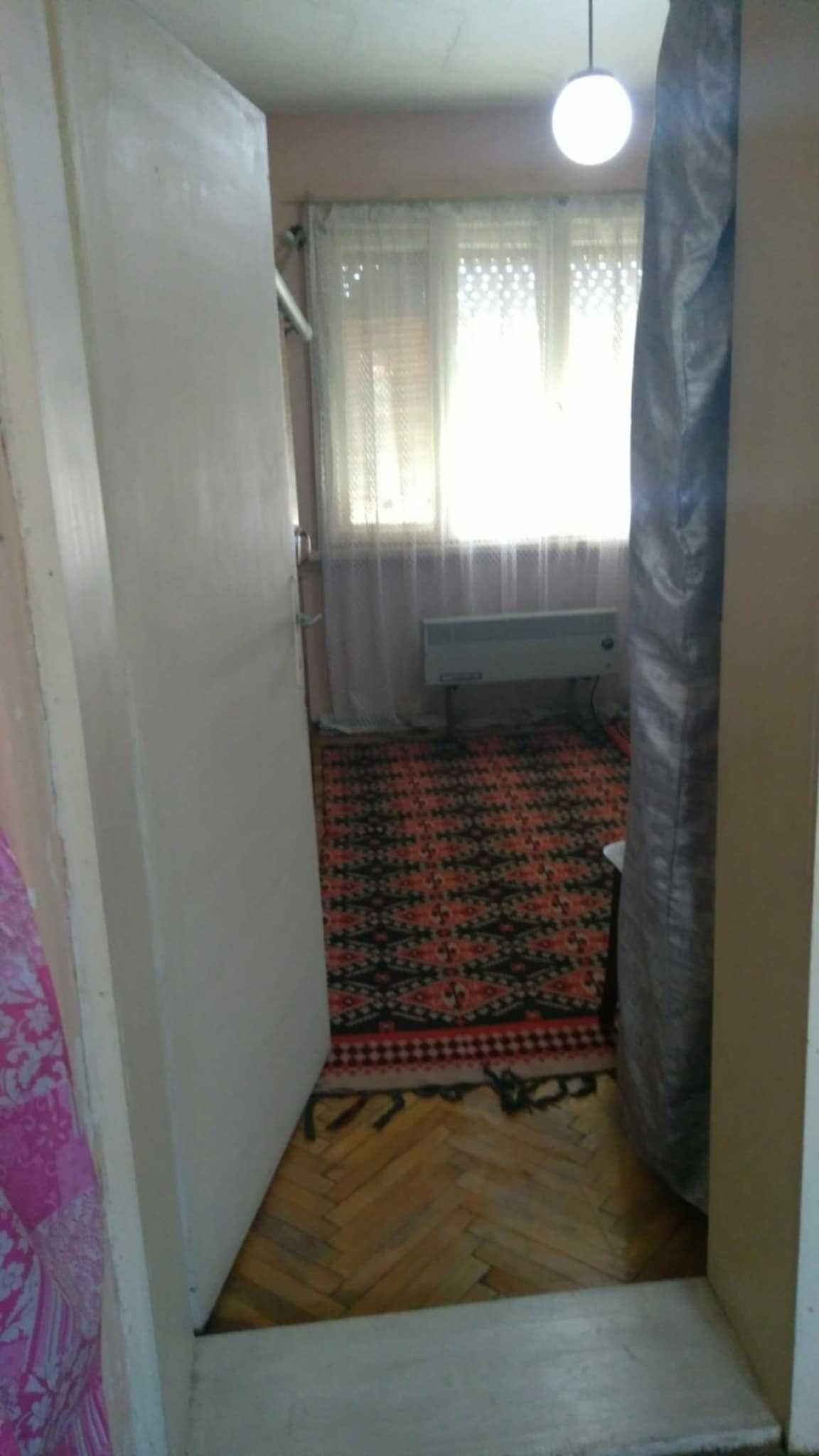 Продавам къща, кухня с дворно място. От собственик!!!