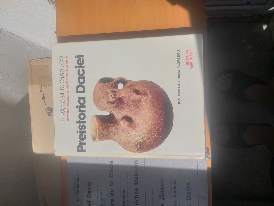 vand carte Preistoria Daciei