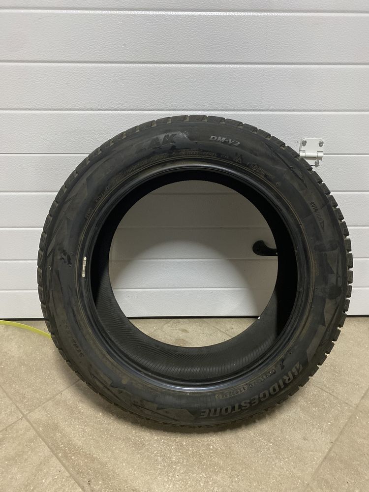 Зимние шины липучка BRIGISTONE BLIZZAK DM-V2 235/55R18 100T