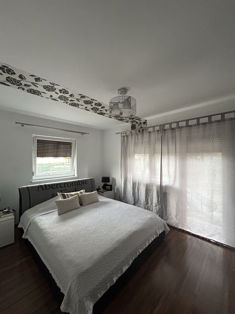 Apartament de inchiriat, Floresti in zona de case, drum privat!