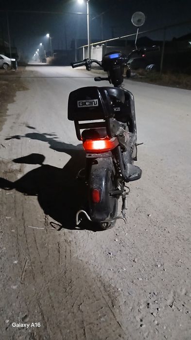 Мопед ск8 в нормальном состояние гарантия 2 дня ездил на нём 1,5 года