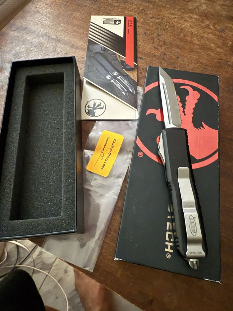 Автоматичен нож Microtech .Страхотен