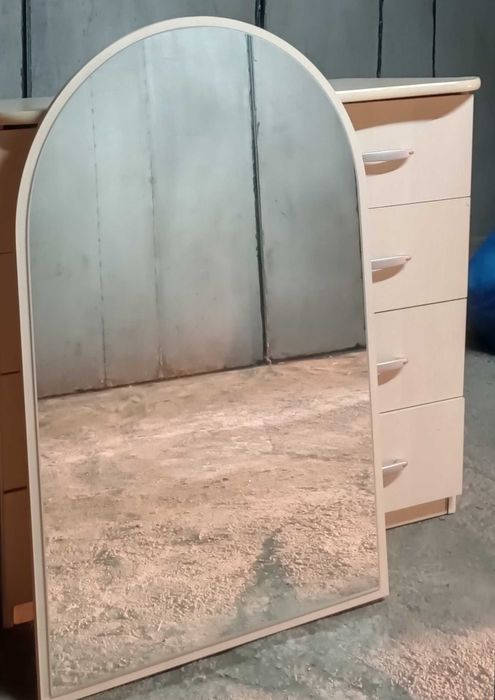 Комод + зеркало над комодом