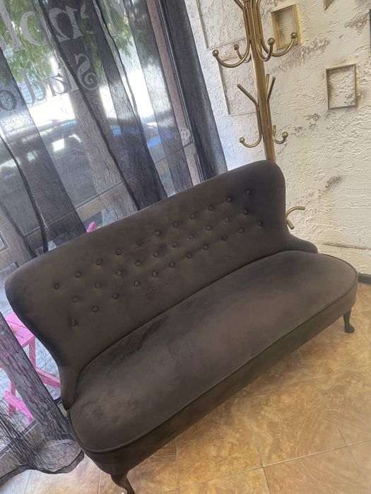 Диван ,подходящ за чакалня ,офис и др.