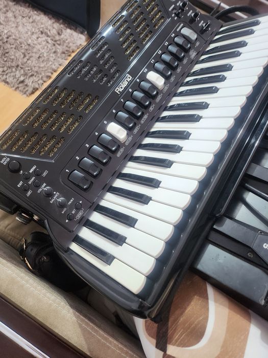 Acordeon roland fr7x de vânzare