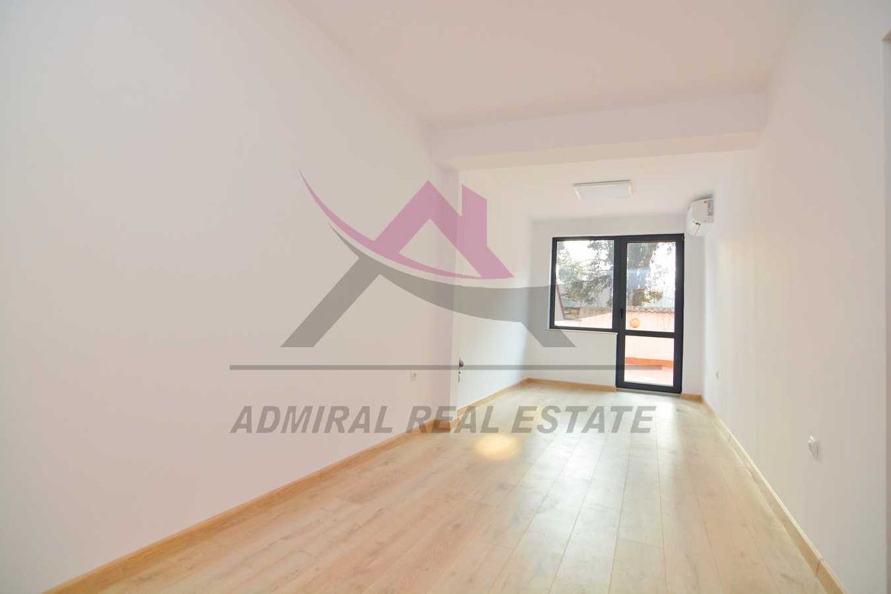 Дава се под наем Офис в Варна, Център - 67 кв.м за 500 € - Снимка #1