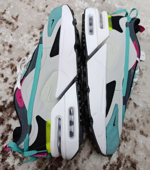 Vând adidași noi de bărbați Nike Air Max Furyosa