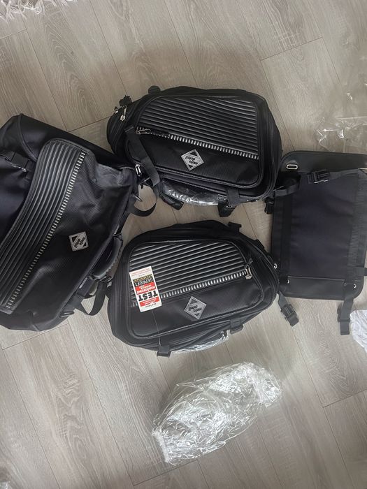 Vand set genti moto, marca Moto-Detail, coburi + geanta coada