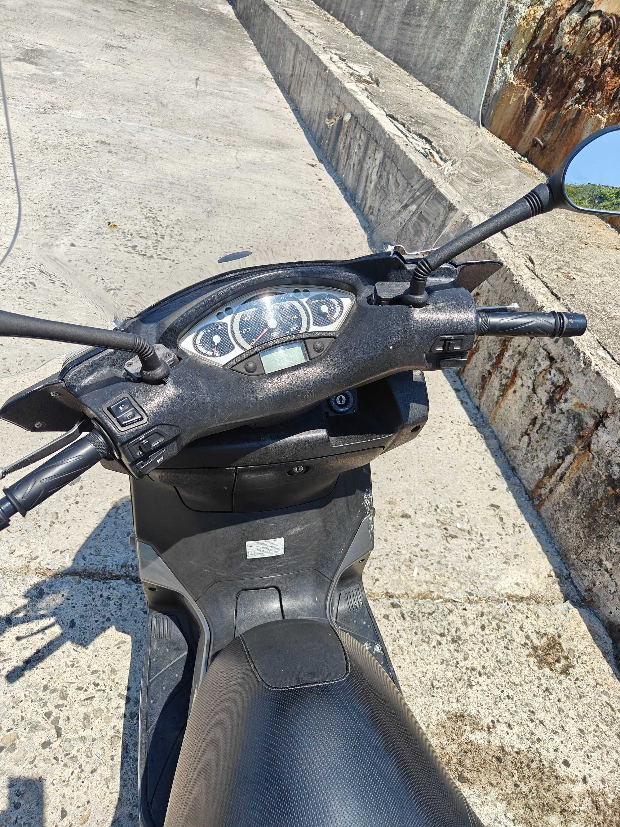 Yamaha X Max 250