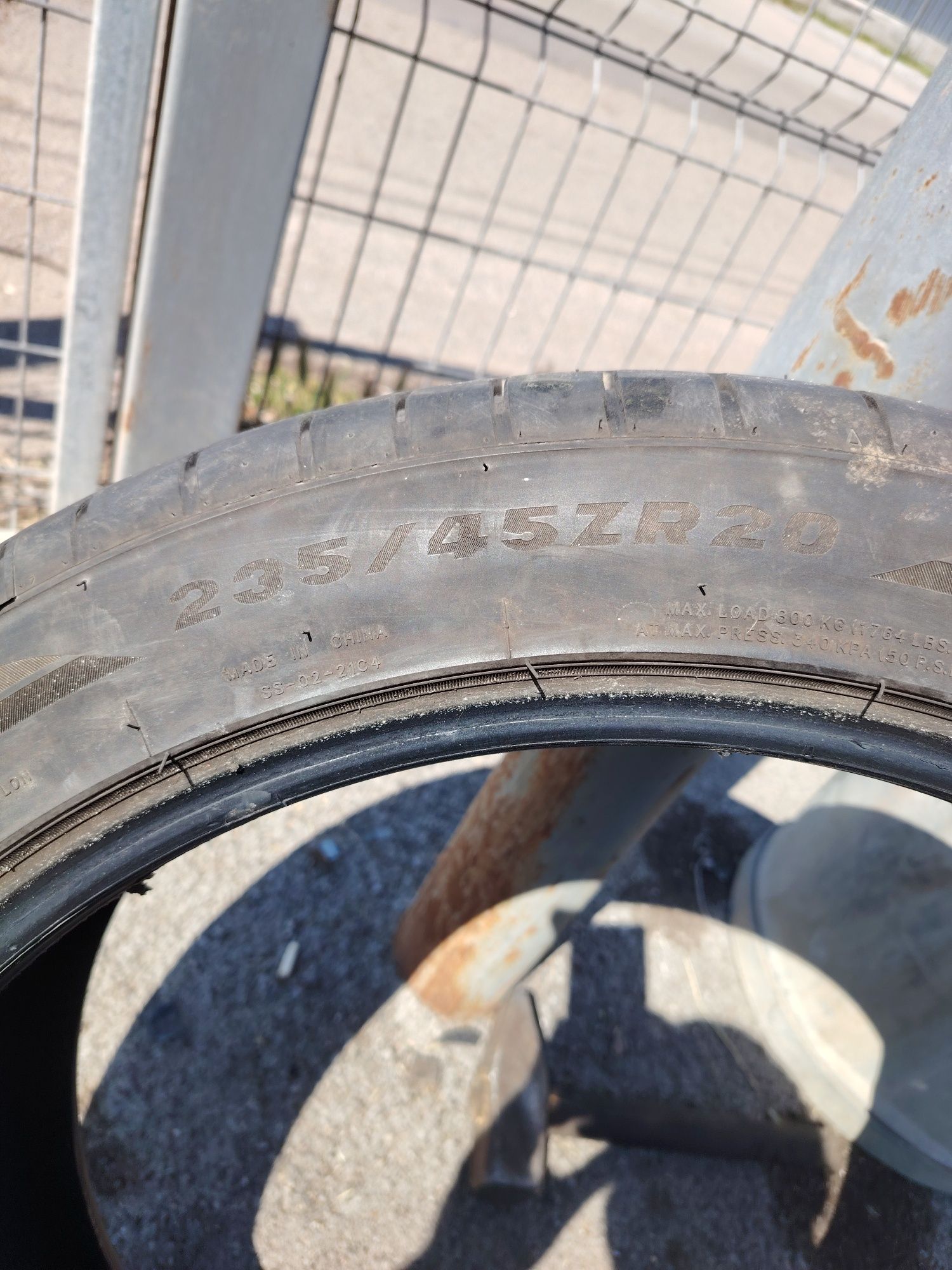 Гуми спорт пакет 235/45/20-255/40/20