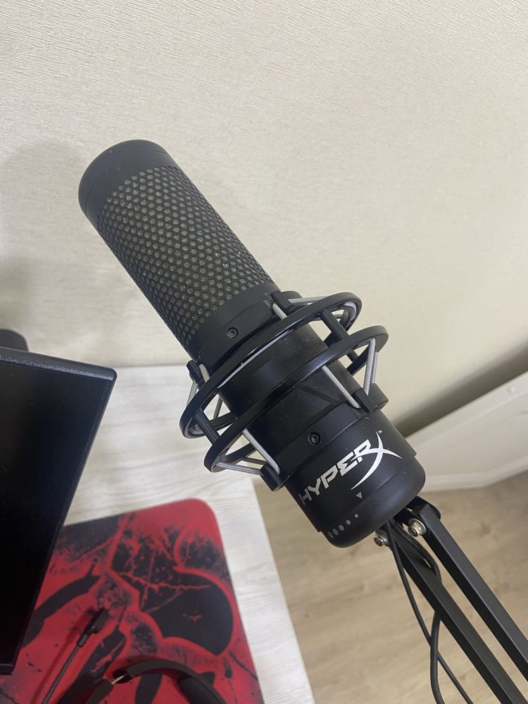 Микрофор HyperX Quadcast S, полный комплект + пантограф