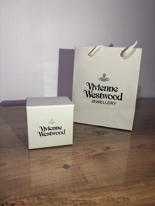 Колие на марката Vivienne westhood