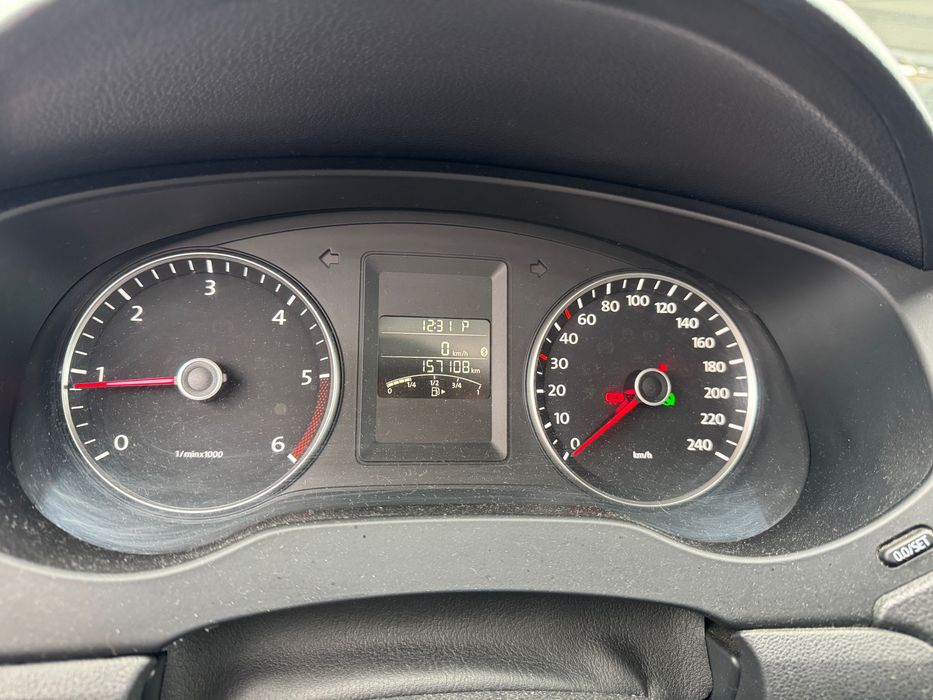 Volkswagen Jetta 2.0 TDI Automat 2013