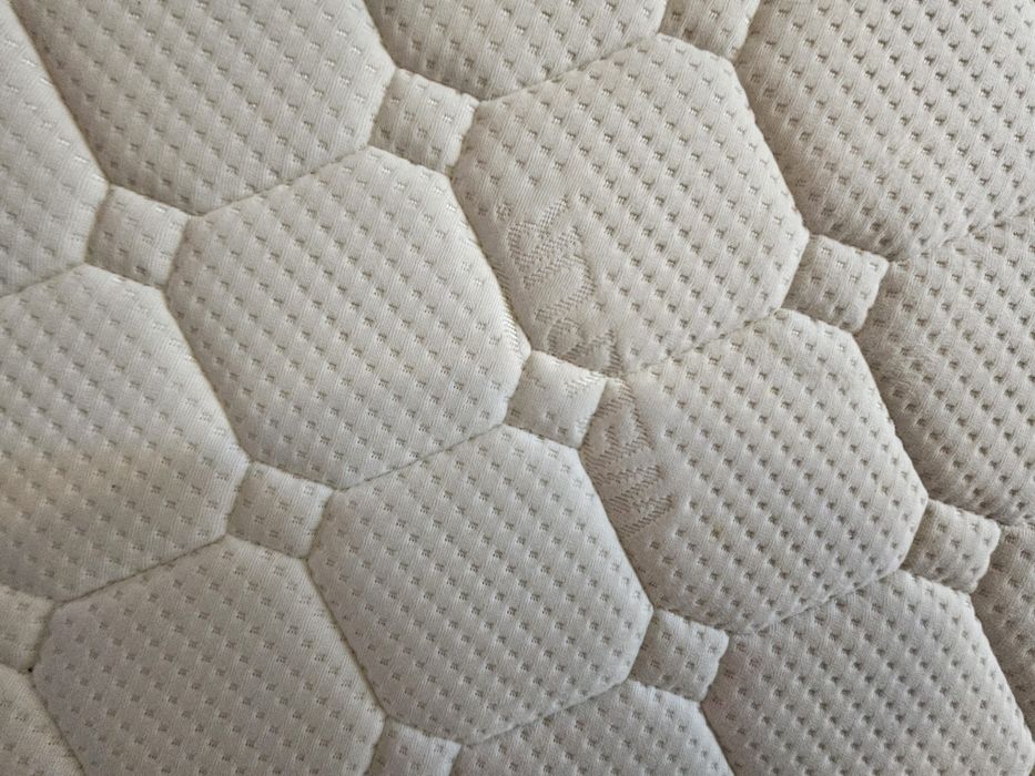 Vând saltea din spumă cu memorie