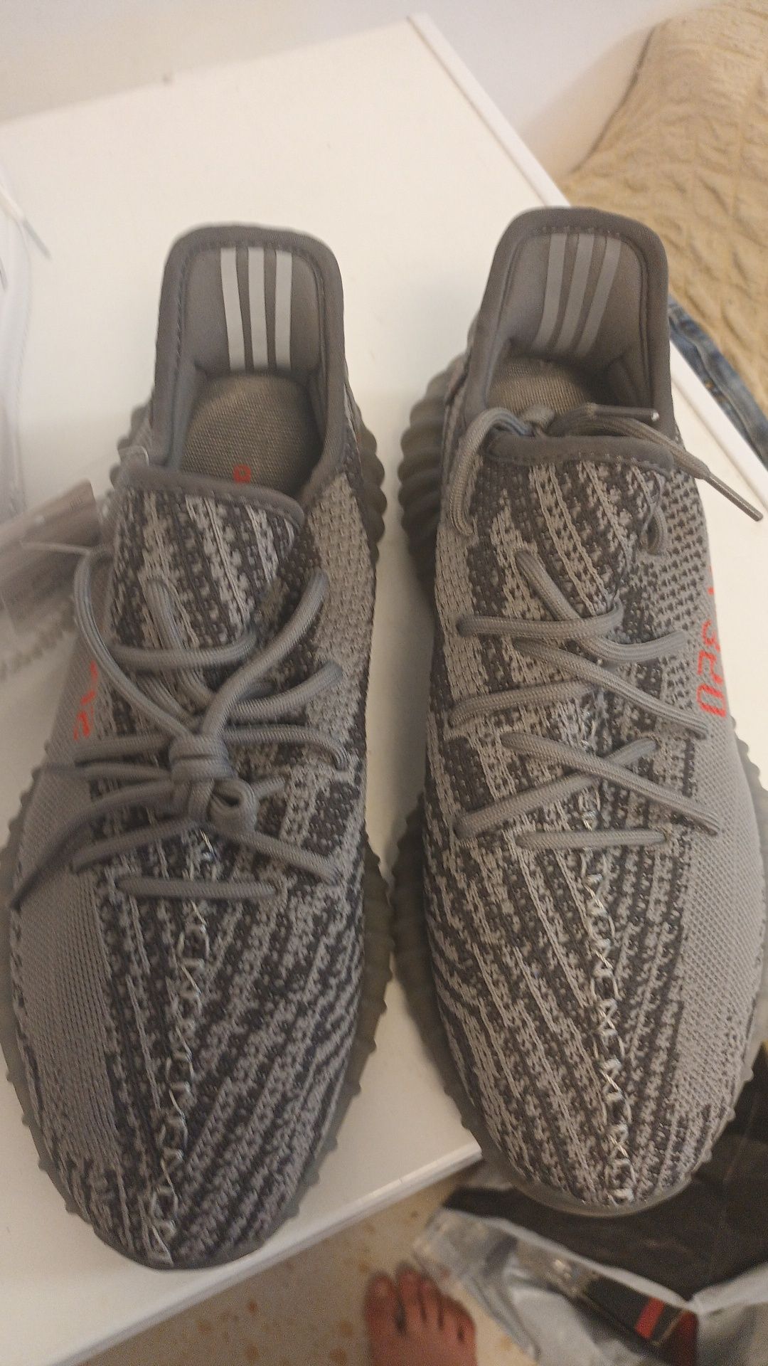 Vând Yezzy 350  Beluga