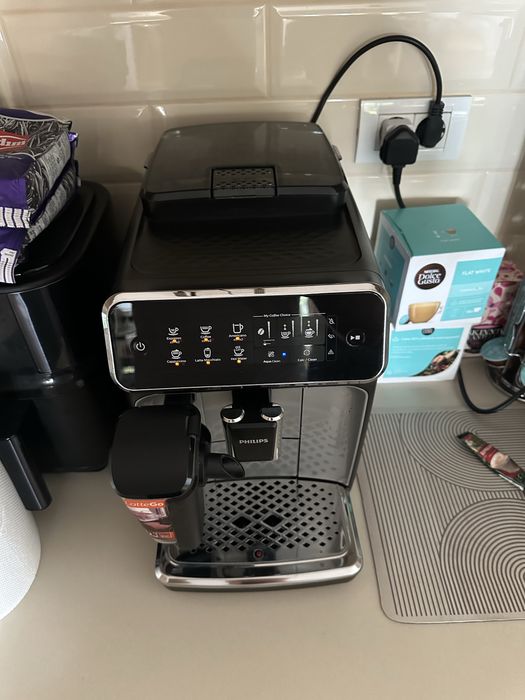 Espressor automat Philips cu extragarantie nou