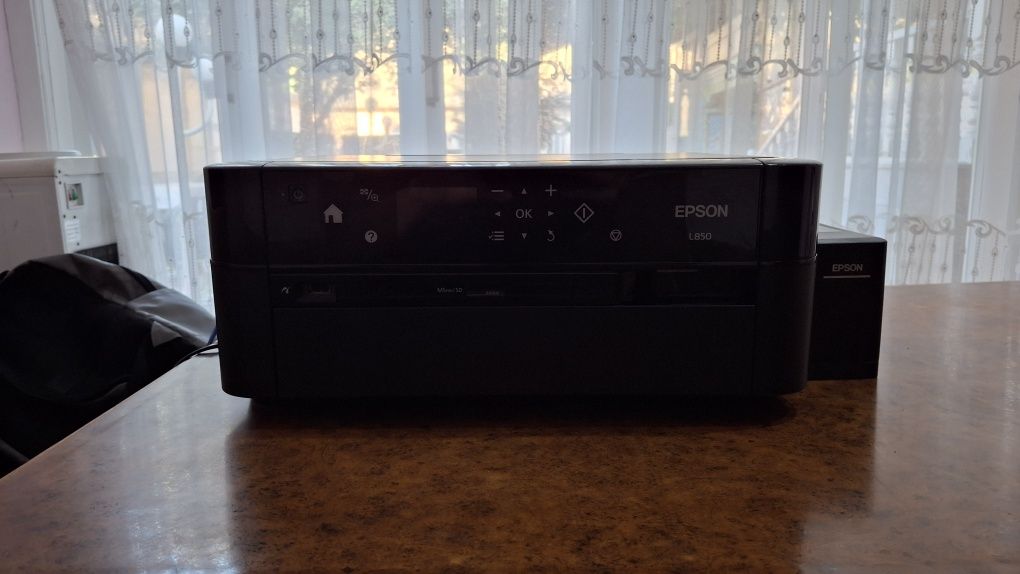 Срочно Разноцветный принтер EPSON L850
