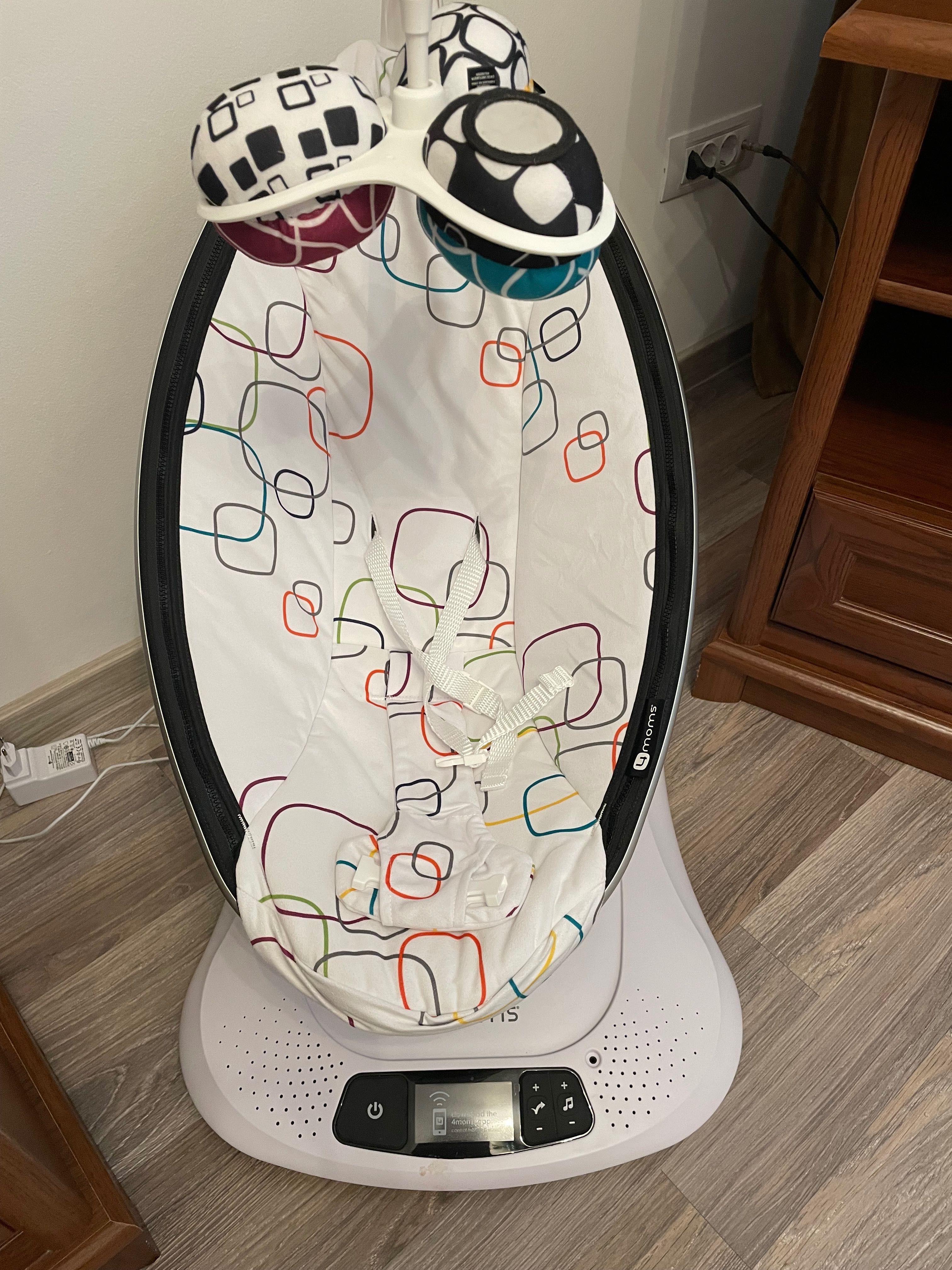 Vând Balansoar 4MOMS MamaRoo