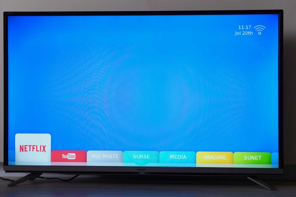 Televizor smart Sharp 102cm