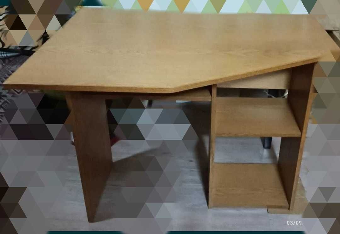 Компактный рабочий стол