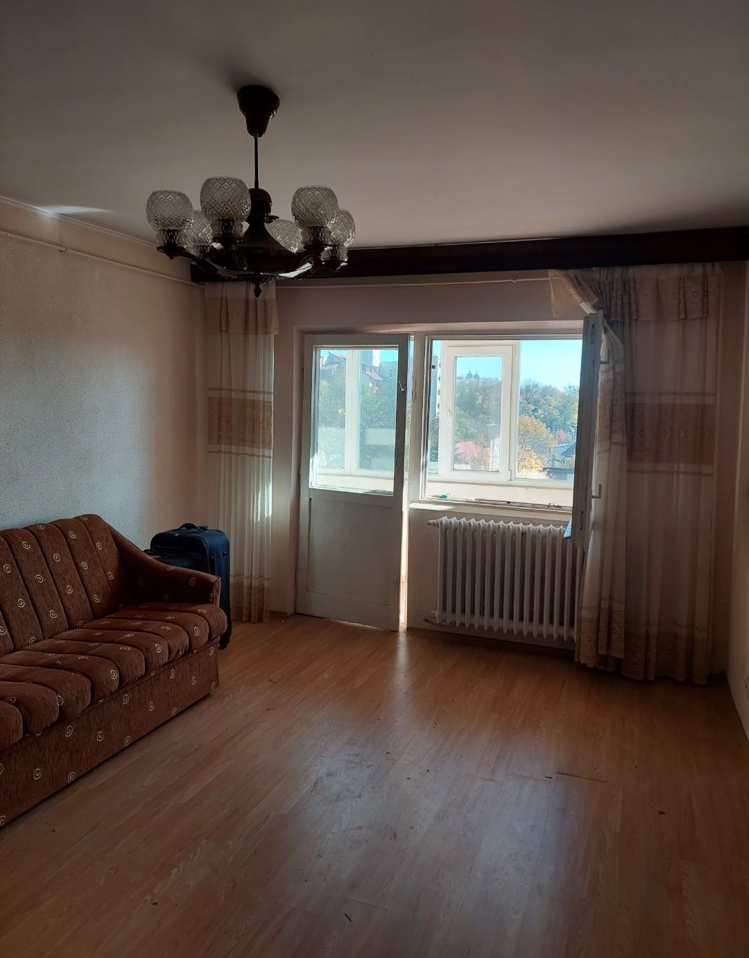 Persoana fizica vand apartament 3 camere Gara-Centru