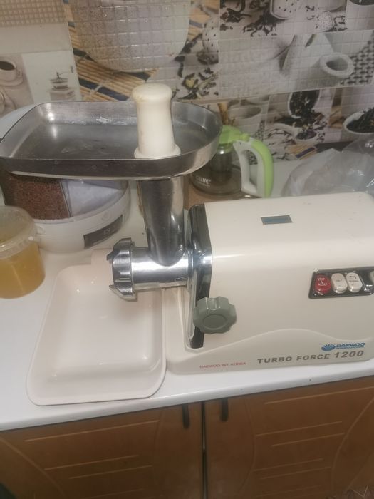 Мясорубка электрическая