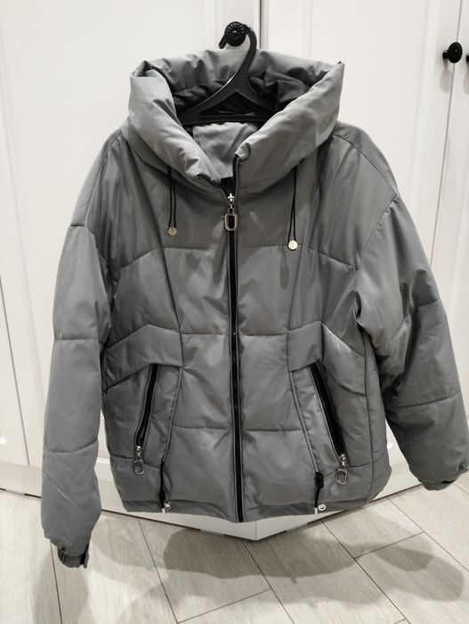 Продам  женскую куртку