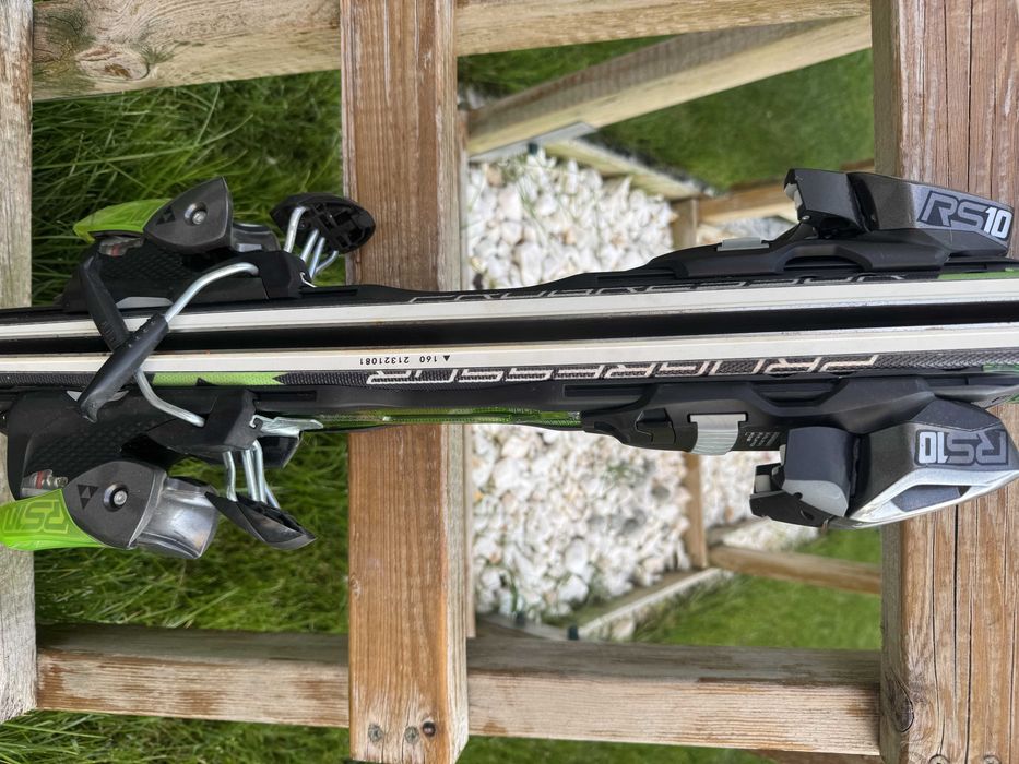 Pachet ski Fischer adult (skiuri, legaturi si bete), clapari Nordica