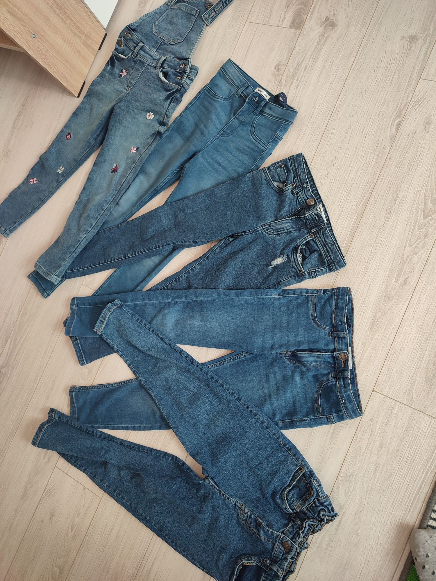 Jeans fetițe mărimea 134