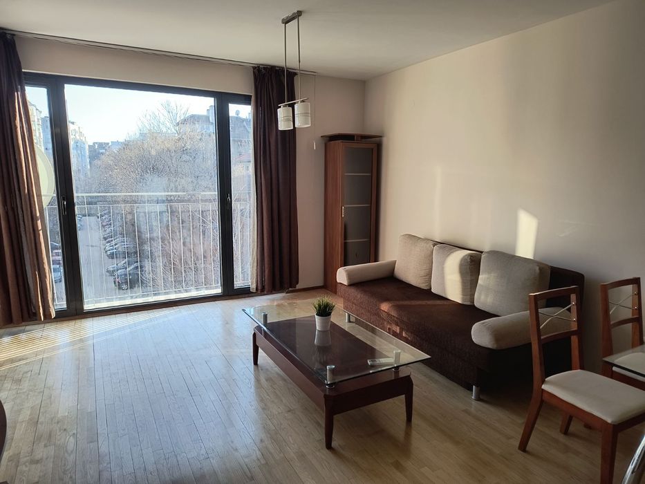 Дава се под наем Двустаен апартамент в София, Център - 80 кв.м за 663 € - Снимка #1