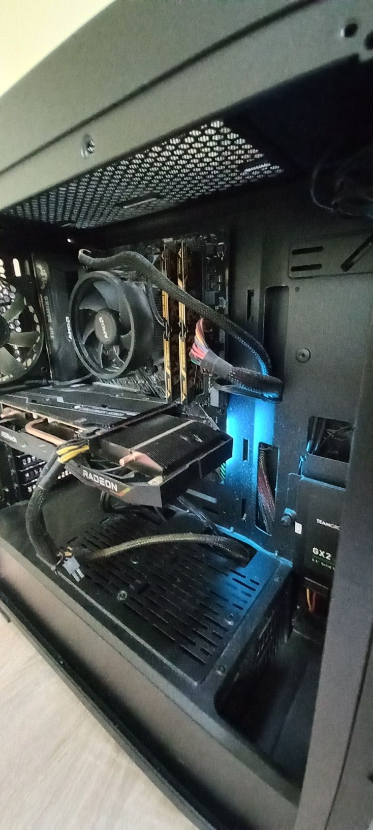 Gaming computer с чисто нова видео карта rx 6600 xt