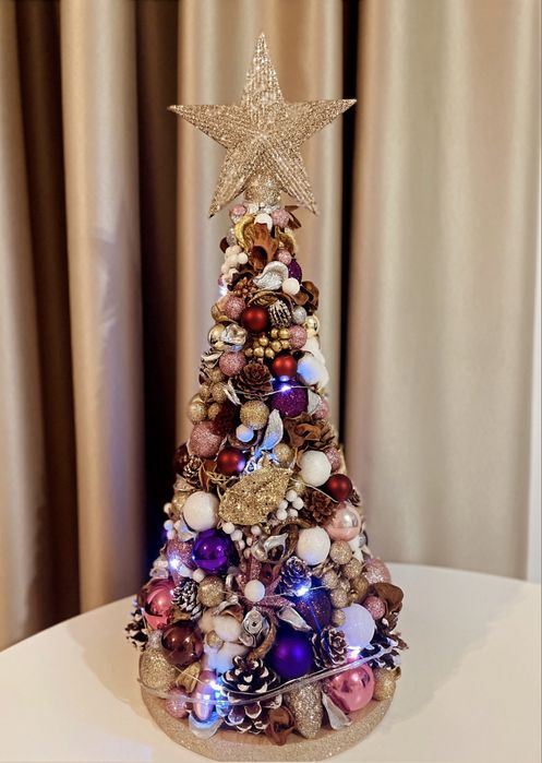 Decorațiuni de Crăciun-Braduți Handmade