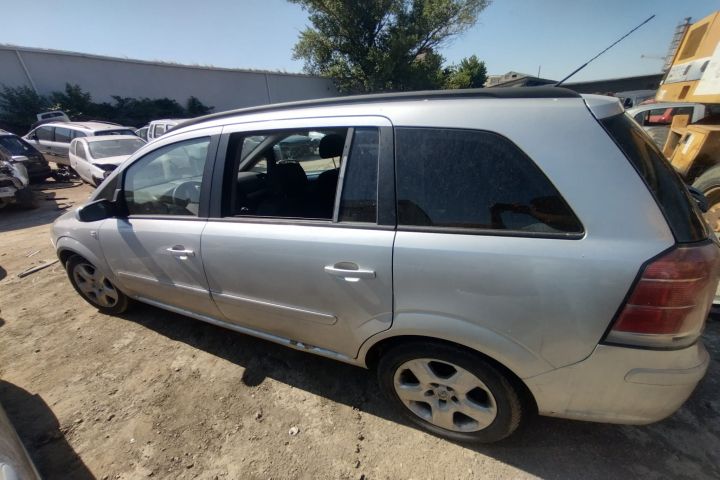 Piese Opel Zafira B