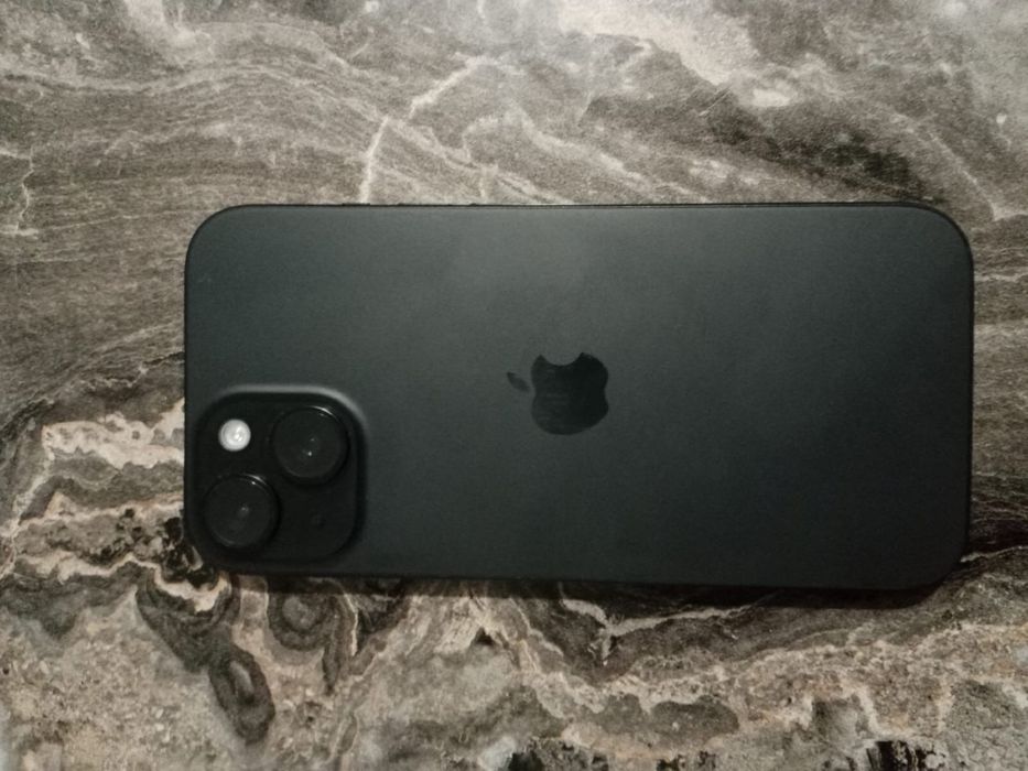 продам айфон 15, 128 гб с коробкой