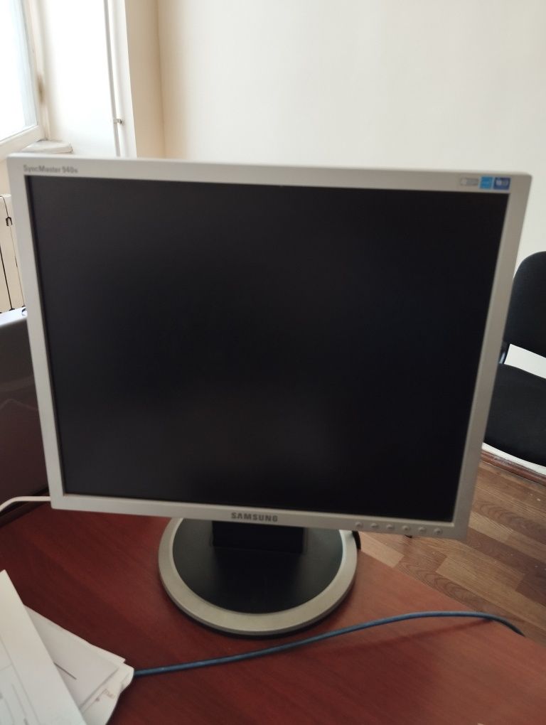 Монитор Samsung 19"