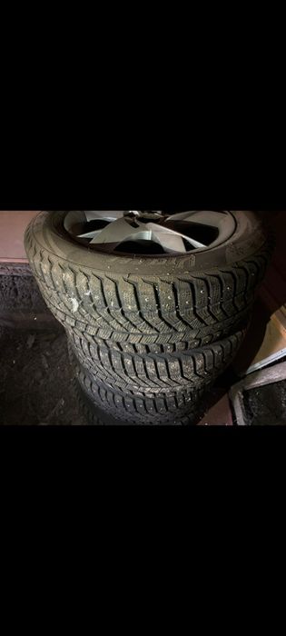 Продам диски с ризино цена 200 тысяч 
Резина хорошая новая не отъездил