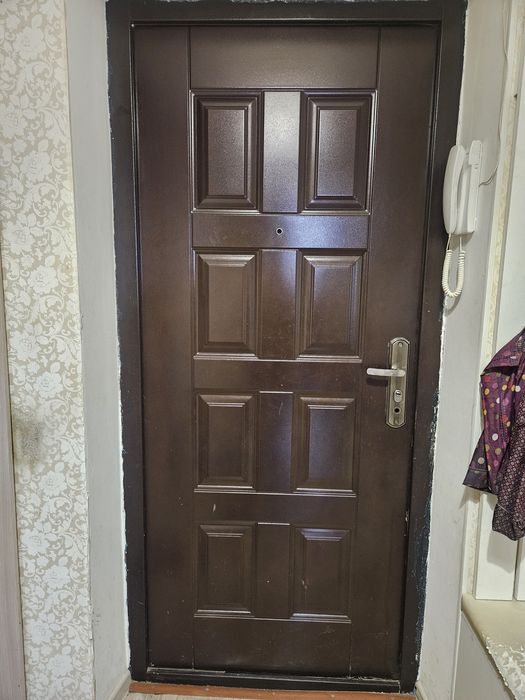 Входная металлическая дверь