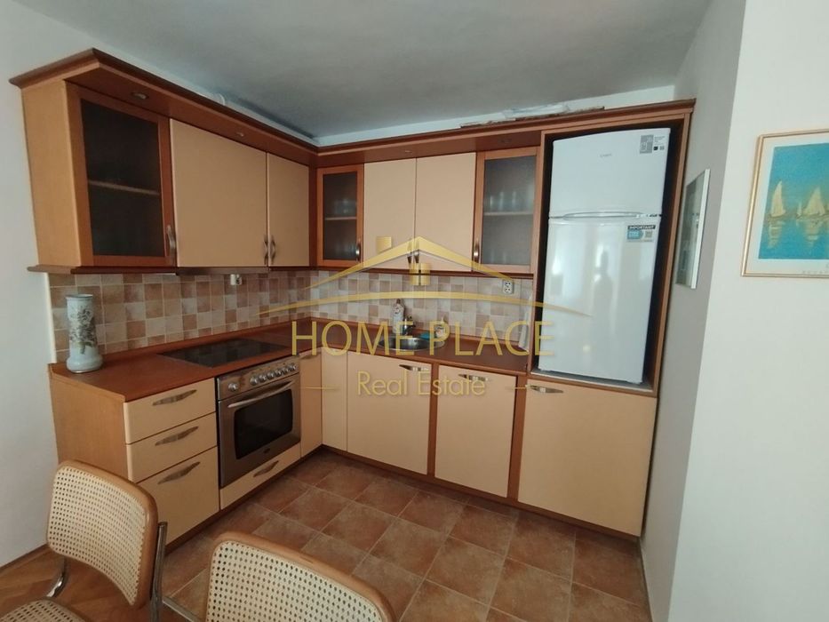 Дава се под наем Тристаен апартамент в Варна, Гръцка махала - 93 кв.м за 612 € - Снимка #1