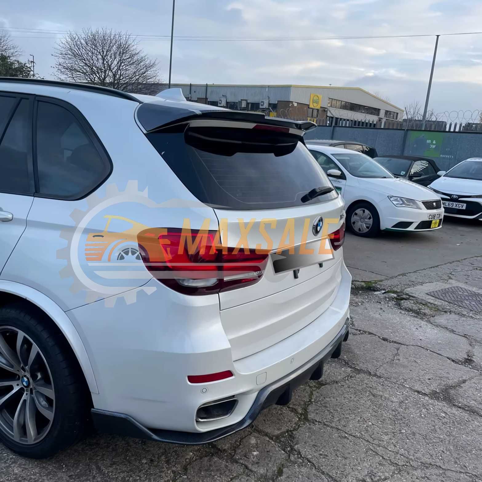 BMW X5 F15 Спойлер черен гланц Ф15 джип нови липове за багажник