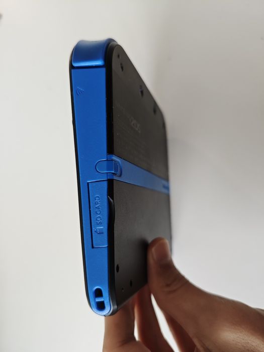 Nintendo 2DS конзола