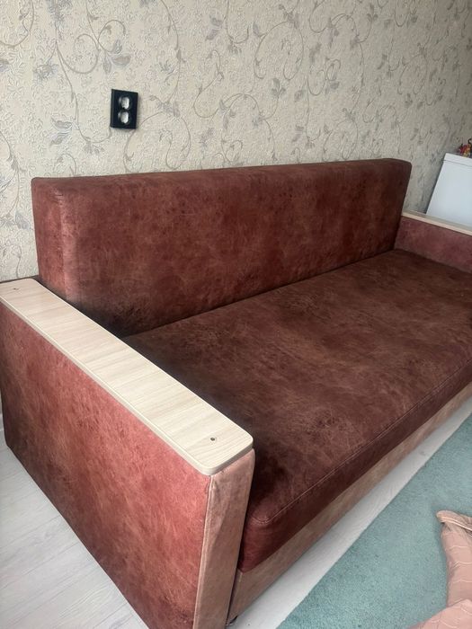 Продается диван мебель