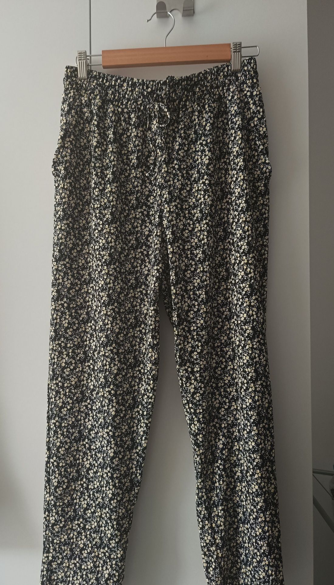 Pantaloni C&A Clockhouse, M-L