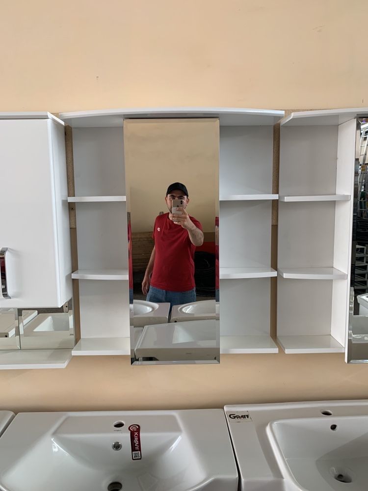 Зеркало со шкафом