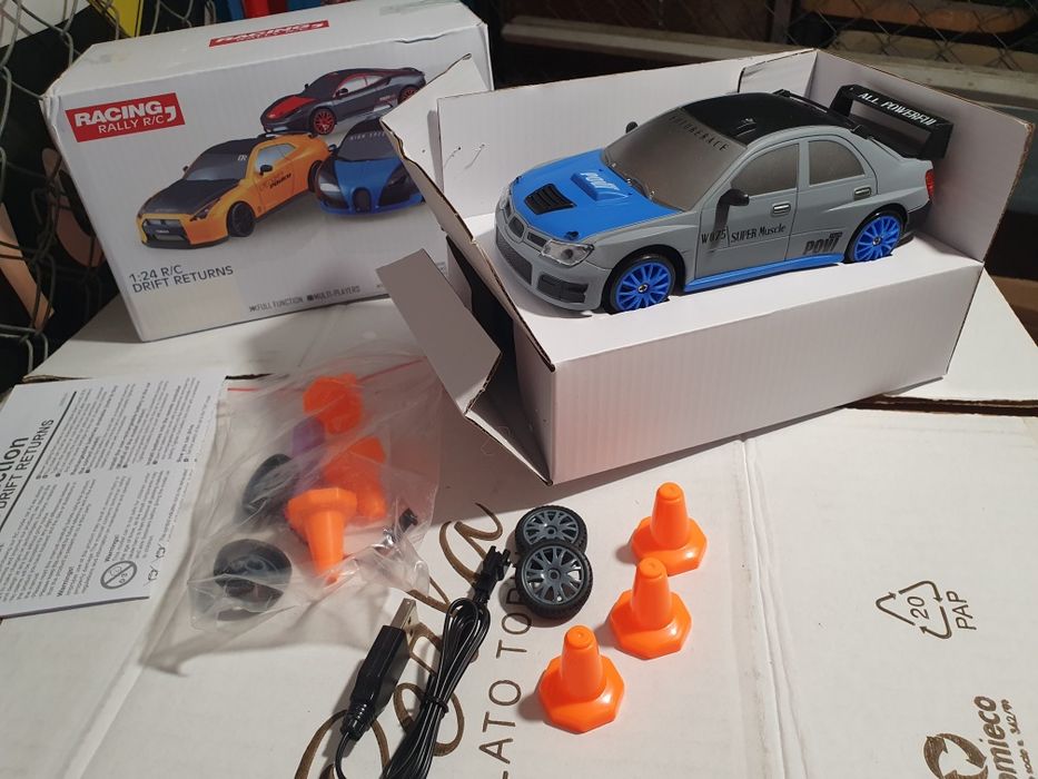 Masina Drift cu telecomandă noua sigilata