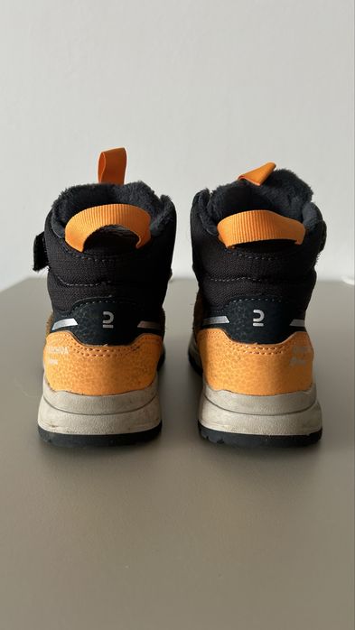 Ghete piele waterproof copii, nr 25, stare ff buna (noi sunt 190 Lei)