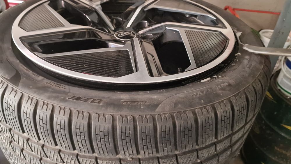 285 40 20 Pirelli 245 45 20 Sport packet