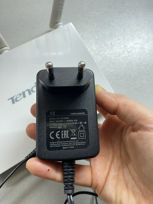 Безжичен рутер Tenda F3, N 300Mbps, 3 антени