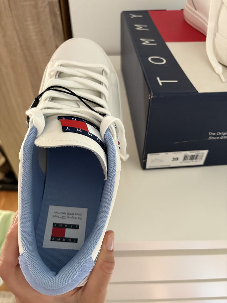 Кожени спортни обувки  Tommy jeans 39 номер