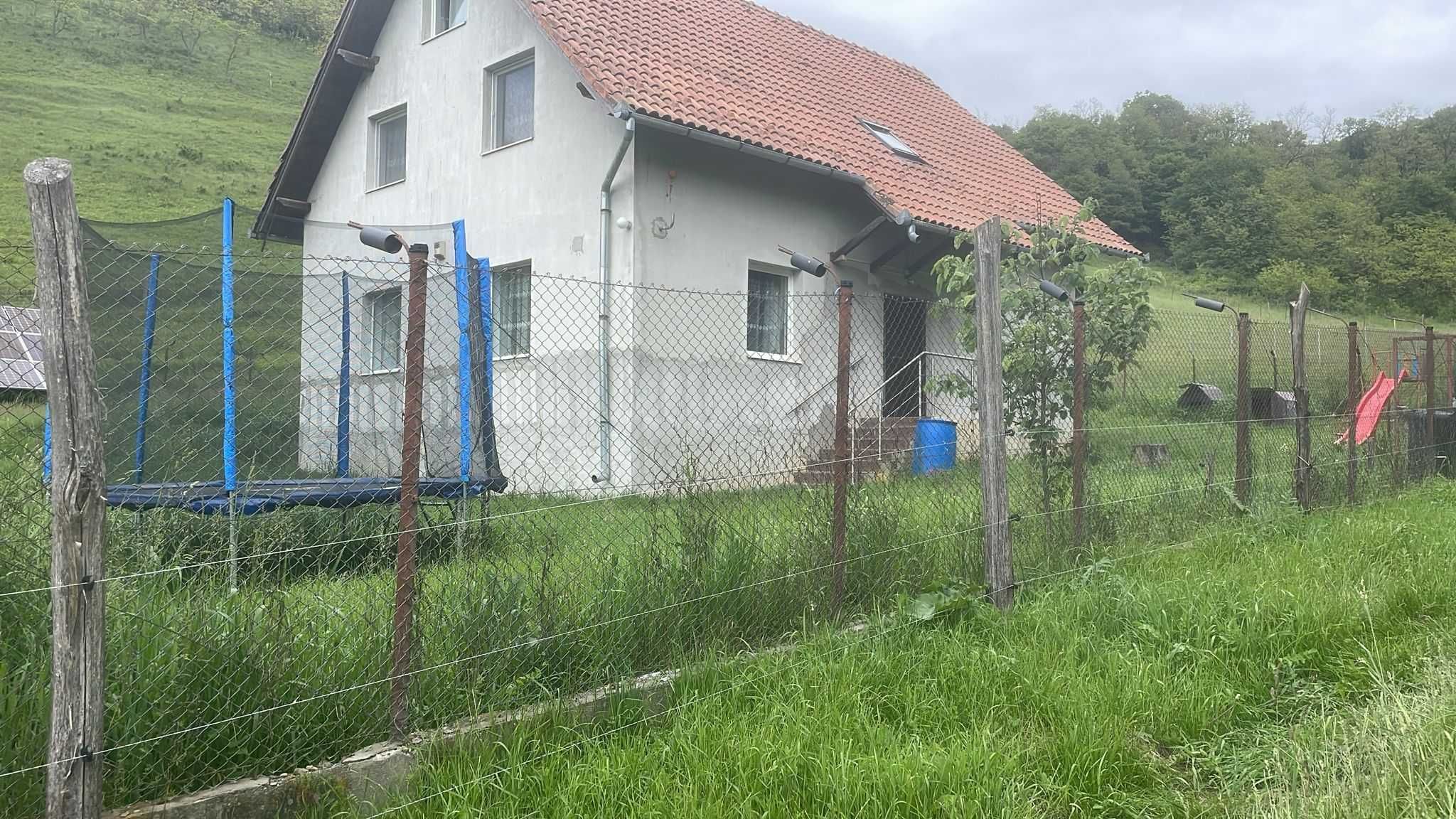 Vand casa (de vacanta) in apropiere de localitatea Sighisoara