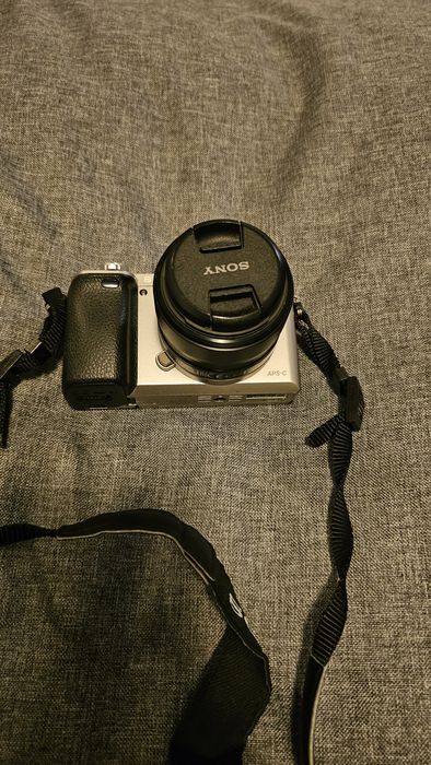 Sony A6000 + 3 obiective